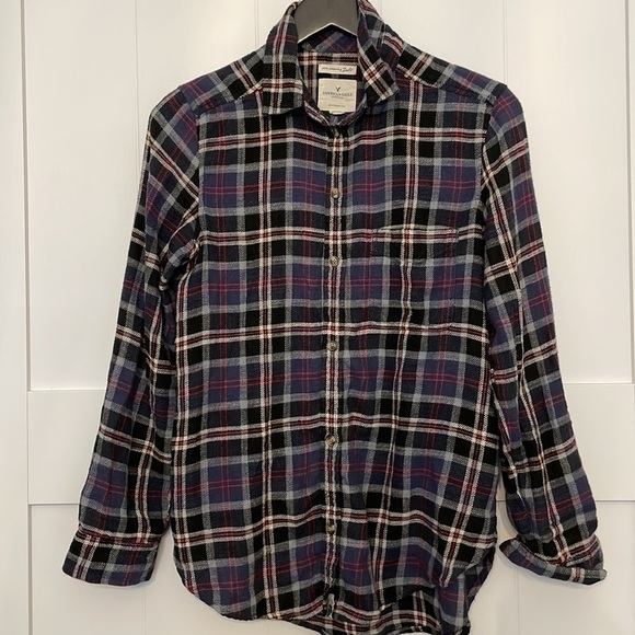 Plaid Boyfriend Fit American Eagle Button Down S - Picture 3 of 9